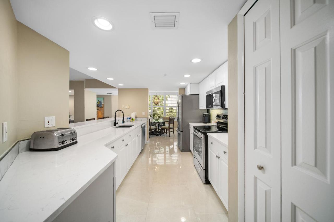 Gullwing Beach Front Resort Fort Myers Beach Eksteriør bilde